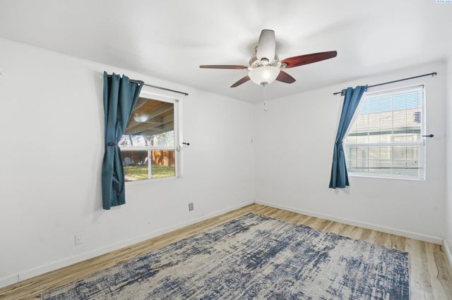 1313 Cottonwood Drive, Richland, WA 99354