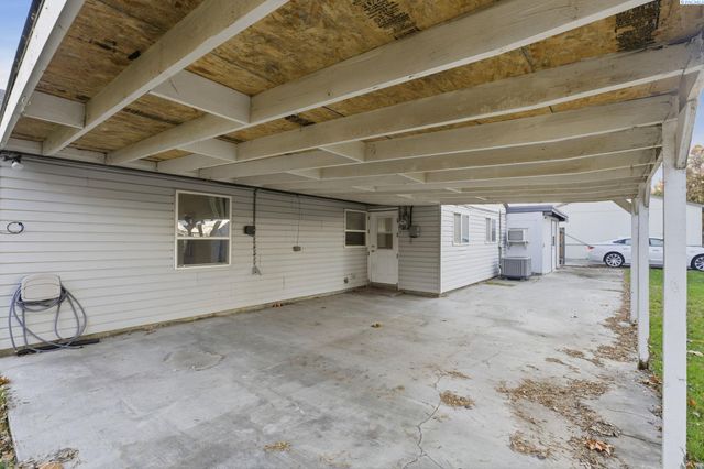 1313 Cottonwood Drive, Richland, WA 99354