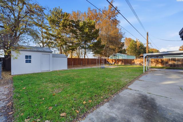 1313 Cottonwood Drive, Richland, WA 99354