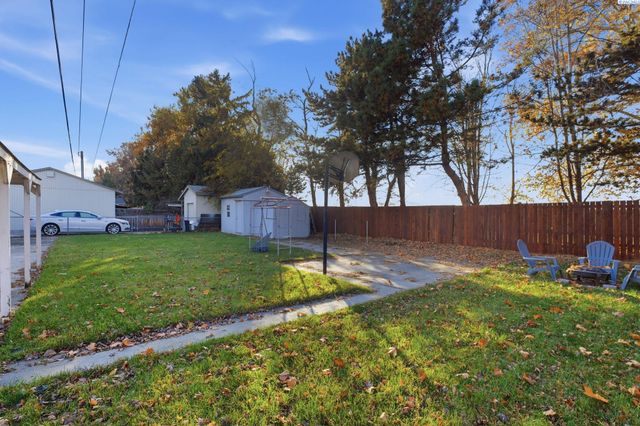 1313 Cottonwood Drive, Richland, WA 99354