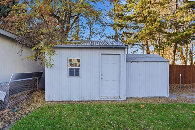 1313 Cottonwood Drive, Richland, WA 99354