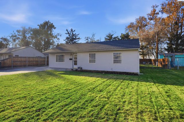 1313 Cottonwood Drive, Richland, WA 99354