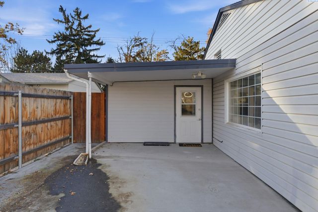 1313 Cottonwood Drive, Richland, WA 99354