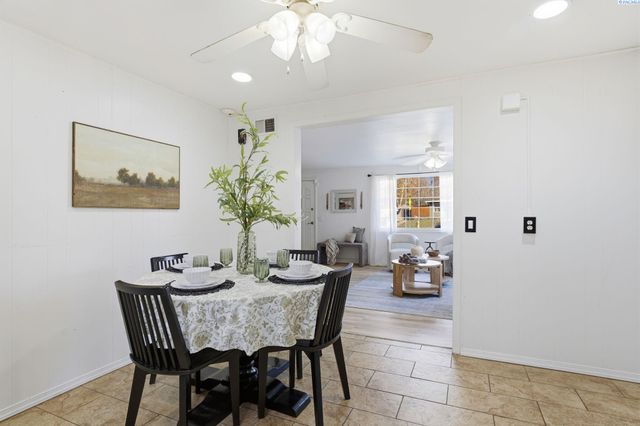 1313 Cottonwood Drive, Richland, WA 99354