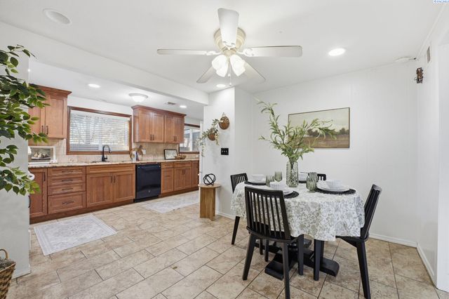 1313 Cottonwood Drive, Richland, WA 99354