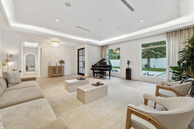 5222 Woodway Drive, Houston, TX 77056