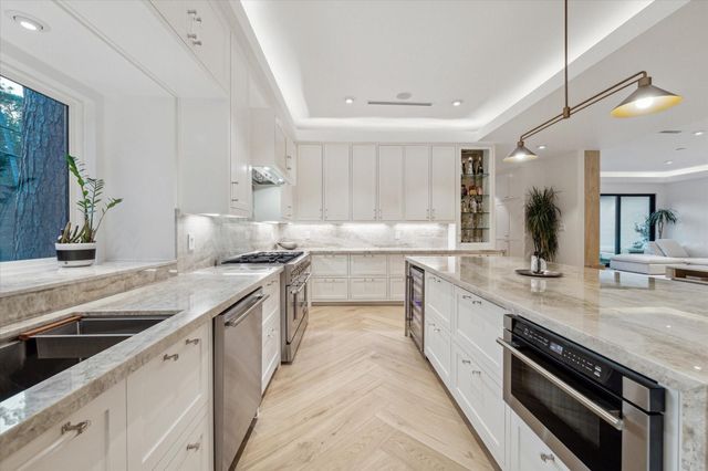 5222 Woodway Drive, Houston, TX 77056