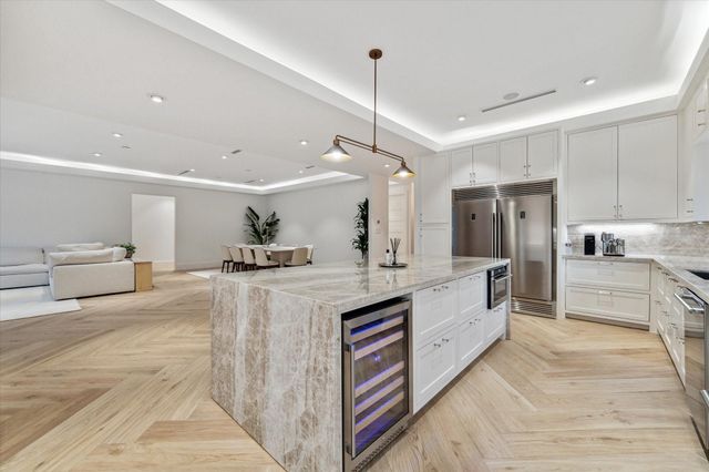 5222 Woodway Drive, Houston, TX 77056