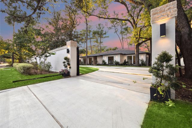 5222 Woodway Drive, Houston, TX 77056