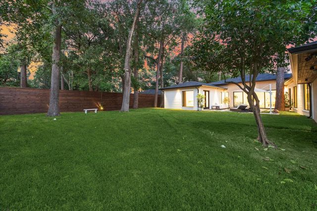 5222 Woodway Drive, Houston, TX 77056