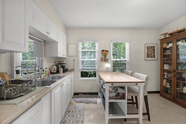 3852 Courtland Place S, Seattle, WA 98118