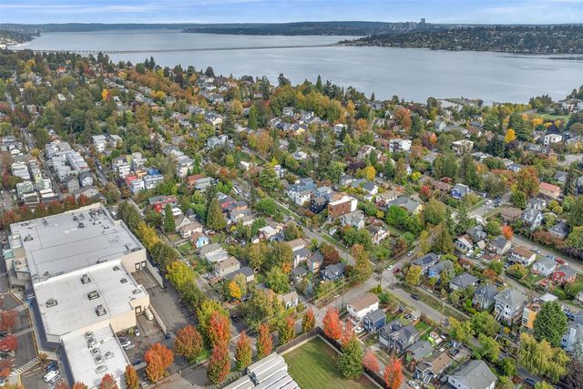 3852 Courtland Place S, Seattle, WA 98118