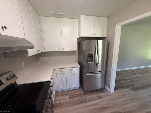 1712 Beaucrest Avenue, High Point, NC 27265
