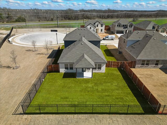 2238 Maple Ridge Drive, Van Alstyne, TX 75495