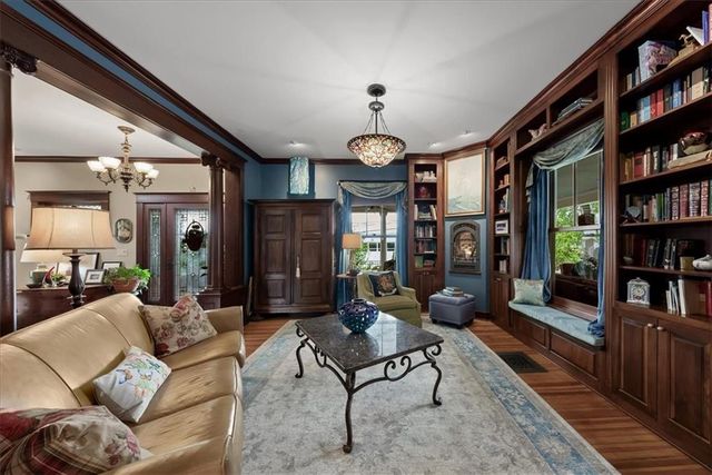 105 SW 15th Street, Blue Springs, MO 64015