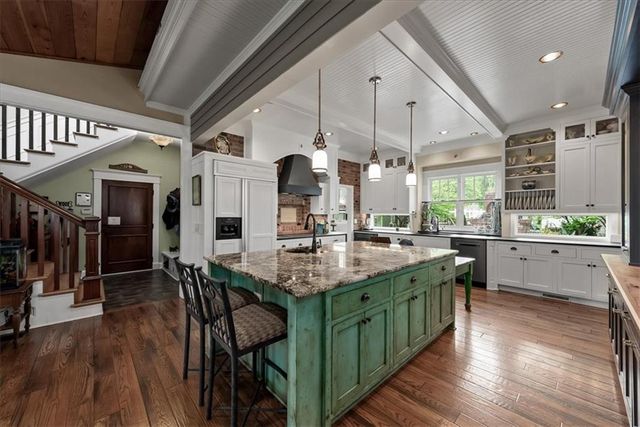 105 SW 15th Street, Blue Springs, MO 64015