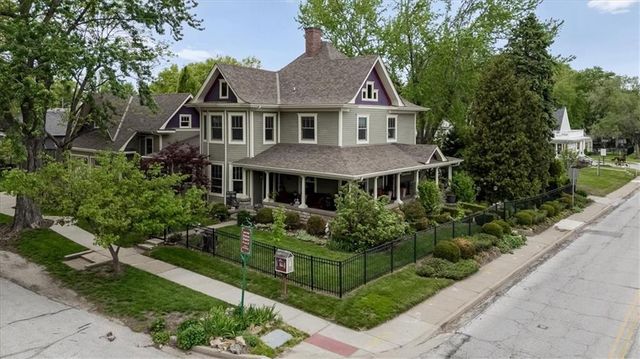 105 SW 15th Street, Blue Springs, MO 64015
