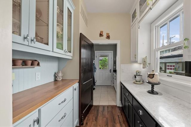 105 SW 15th Street, Blue Springs, MO 64015