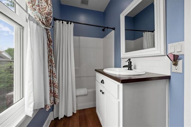 105 SW 15th Street, Blue Springs, MO 64015