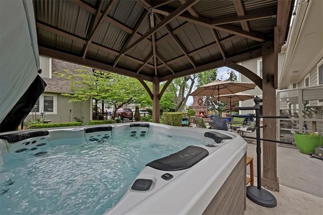 105 SW 15th Street, Blue Springs, MO 64015