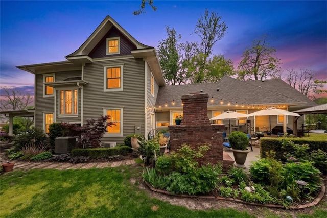 105 SW 15th Street, Blue Springs, MO 64015