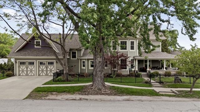 105 SW 15th Street, Blue Springs, MO 64015