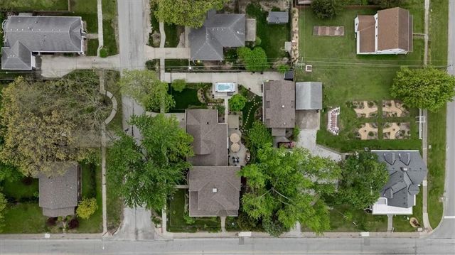 105 SW 15th Street, Blue Springs, MO 64015