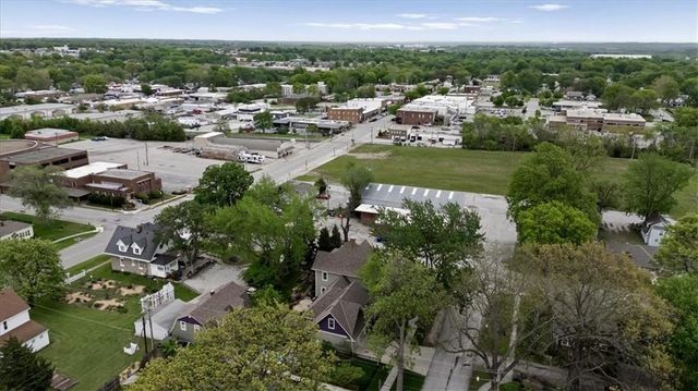 105 SW 15th Street, Blue Springs, MO 64015