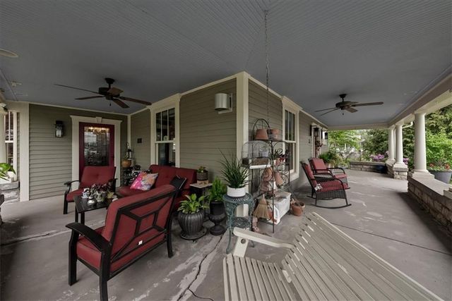 105 SW 15th Street, Blue Springs, MO 64015