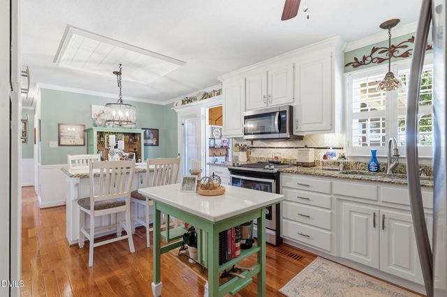 913 W Core Road, Dunn, NC 28334