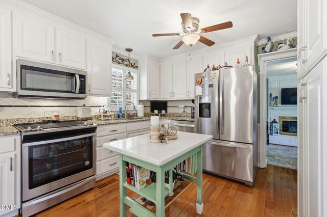 913 W Core Road, Dunn, NC 28334