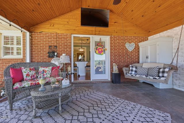 913 W Core Road, Dunn, NC 28334