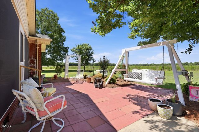 913 W Core Road, Dunn, NC 28334