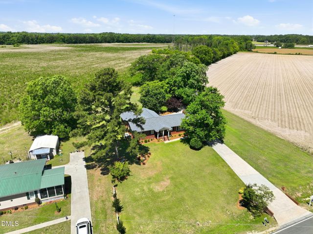 913 W Core Road, Dunn, NC 28334