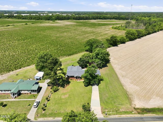 913 W Core Road, Dunn, NC 28334