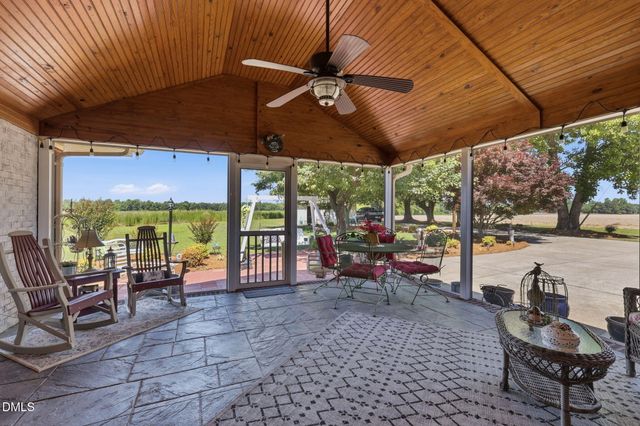 913 W Core Road, Dunn, NC 28334
