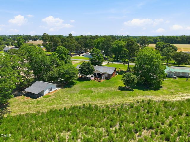 913 W Core Road, Dunn, NC 28334