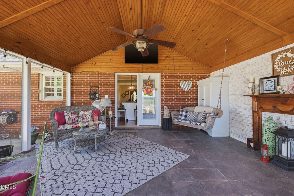 913 W Core Road, Dunn, NC 28334