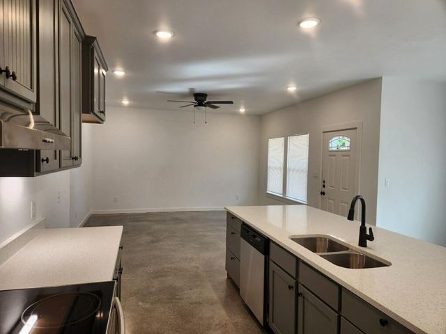 2107 Shirley Dr, Corpus Christi, TX 78416