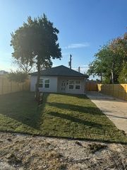 2107 Shirley Dr, Corpus Christi, TX 78416