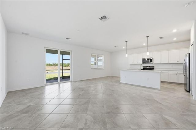 18726 Marlin Kite LN, North Fort Myers, FL 33917