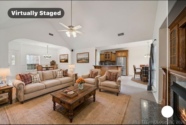 2212 N 12th Place, Broken Arrow, OK 74012