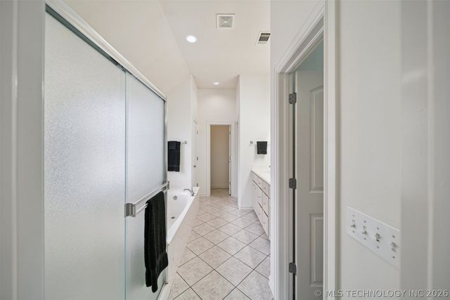 2212 N 12th Place, Broken Arrow, OK 74012