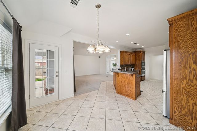 2212 N 12th Place, Broken Arrow, OK 74012