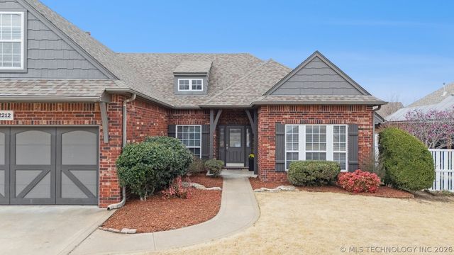 2212 N 12th Place, Broken Arrow, OK 74012