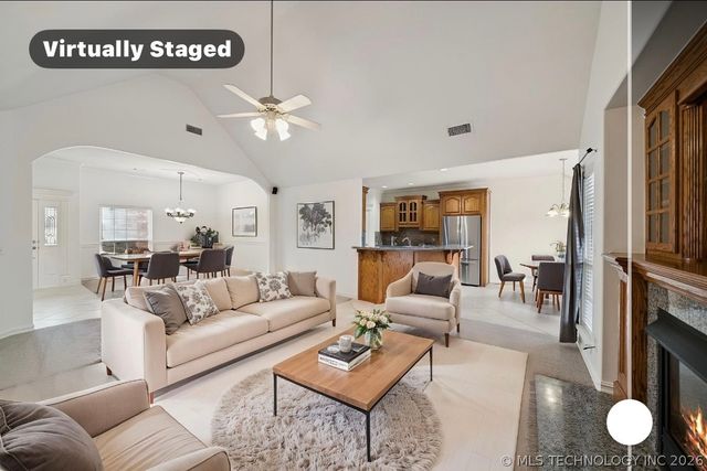 2212 N 12th Place, Broken Arrow, OK 74012