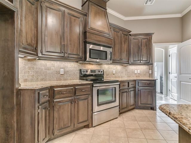 8821 NW 74th Street, Oklahoma City, OK 73132