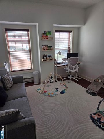 48 Park Street 711X, Montclair, NJ 07042