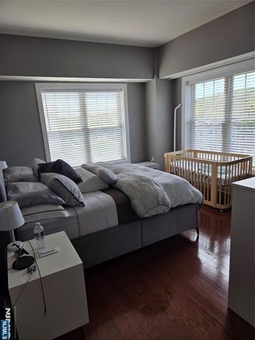 48 Park Street 711X, Montclair, NJ 07042