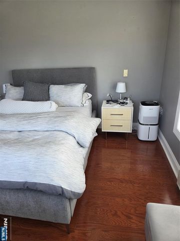 48 Park Street 711X, Montclair, NJ 07042